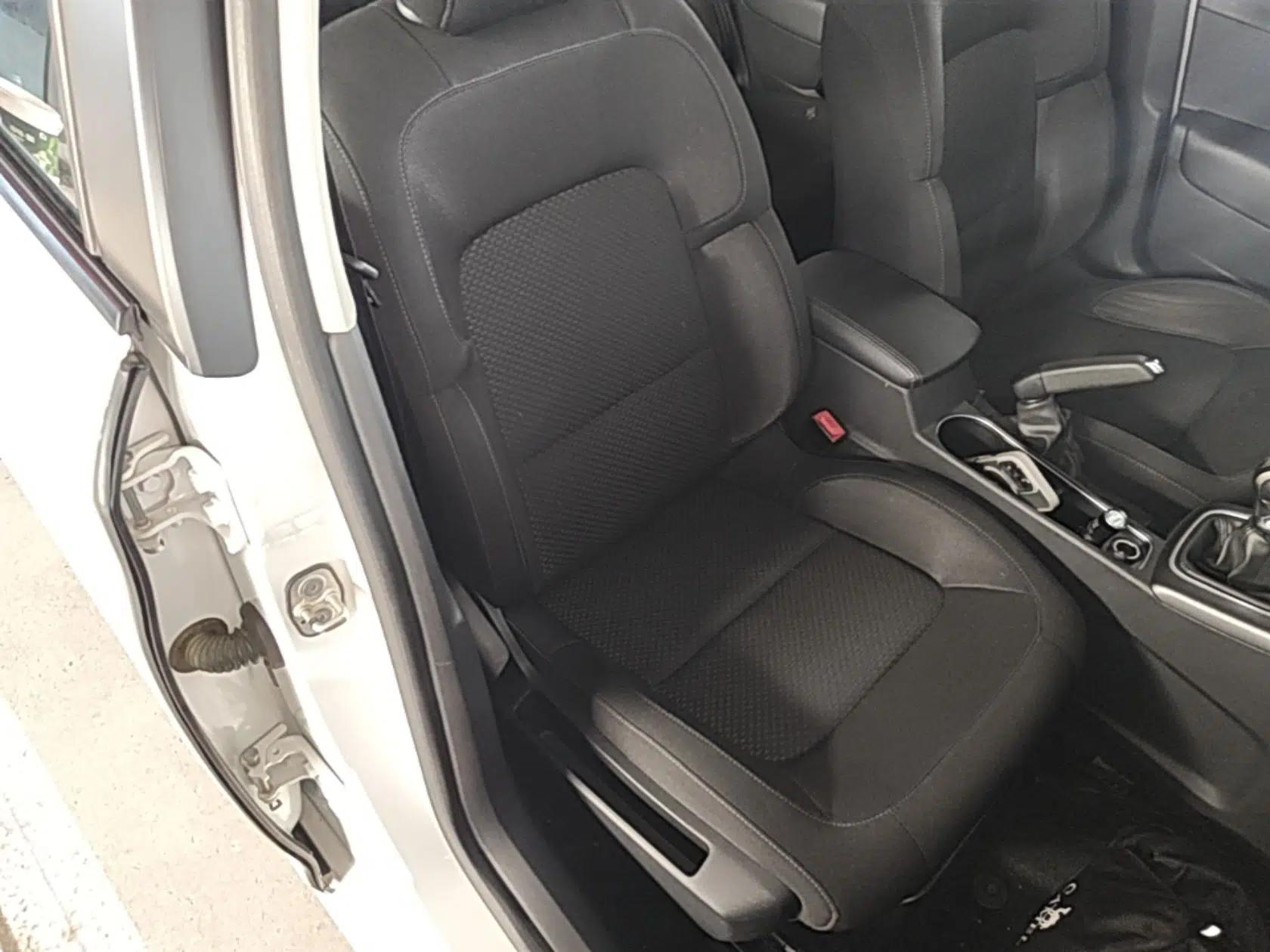Citroen C4 Sega 2018 1.6L Manual Comfort Model — миниатюра 23