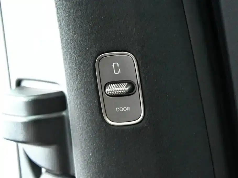 Li Auto MEGA 2025 Home Edition — миниатюра 29