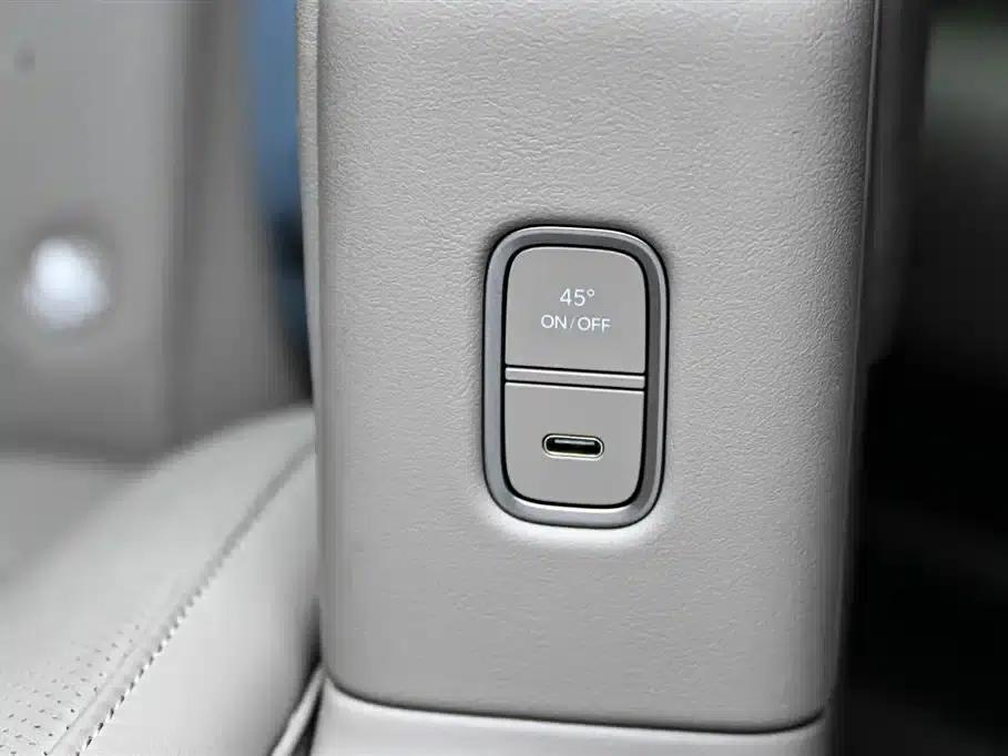 Li Auto MEGA 2025 Home Edition — миниатюра 35