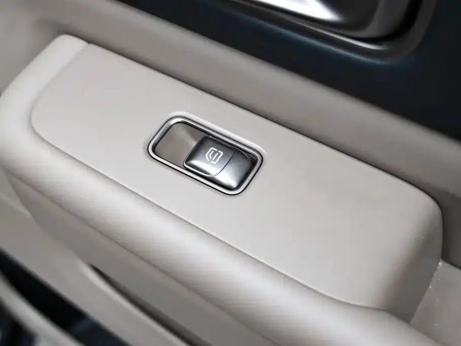 Li Auto MEGA 2025 Home Edition — миниатюра 37