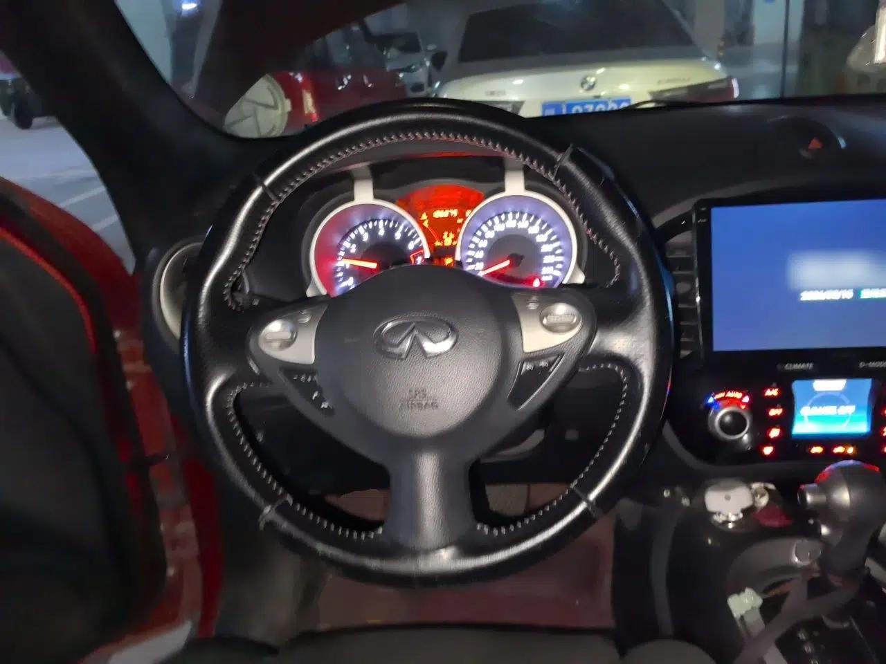 Infiniti ESQ 2014 1.6L Spontaneous Edition — миниатюра 11