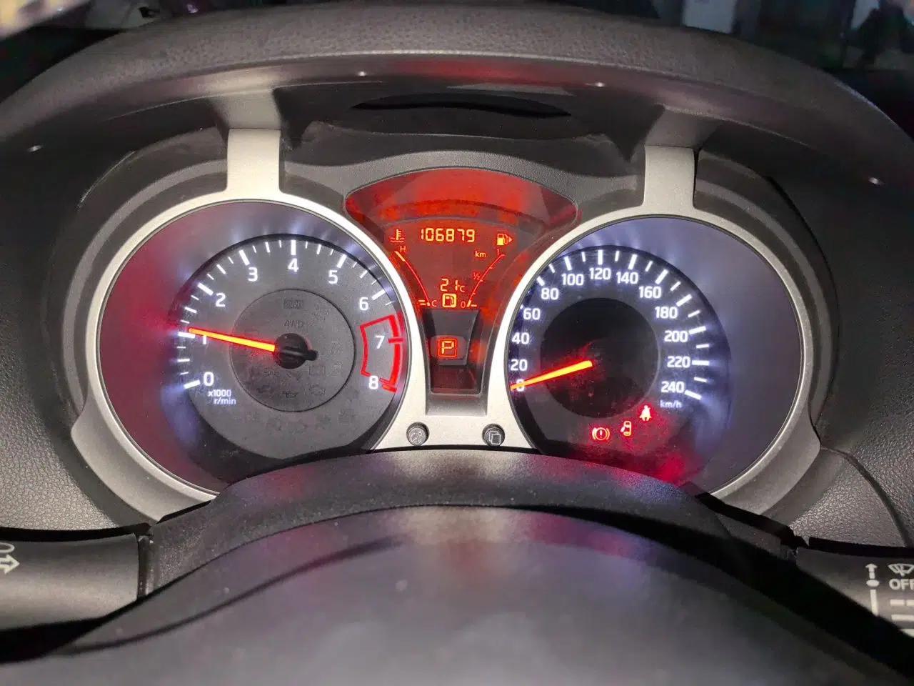 Infiniti ESQ 2014 1.6L Spontaneous Edition — миниатюра 12