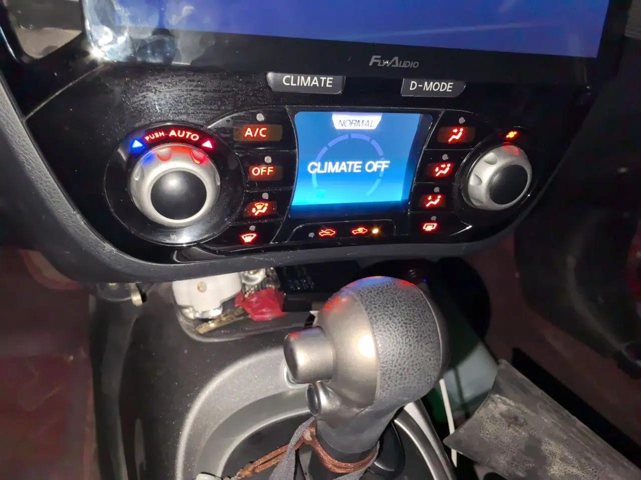 Infiniti ESQ 2014 1.6L Spontaneous Edition — миниатюра 14