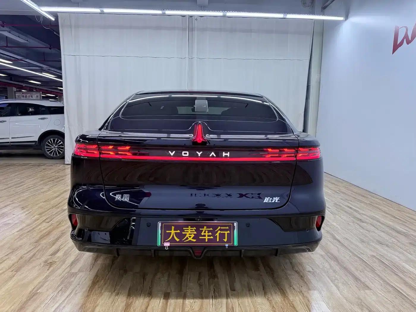 Voyah Chasing the Light 2024 PHEV AWD Long Range Flagship Edition — миниатюра 5