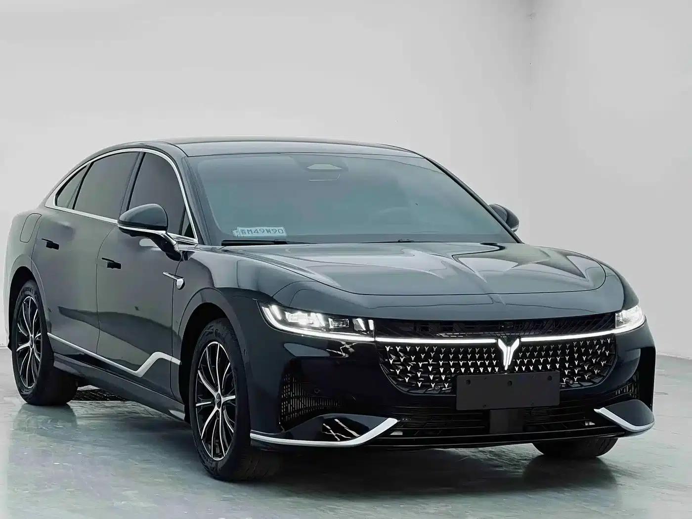 Voyah Chasing the Light 2024 PHEV AWD Long Range Flagship Edition — миниатюра 3