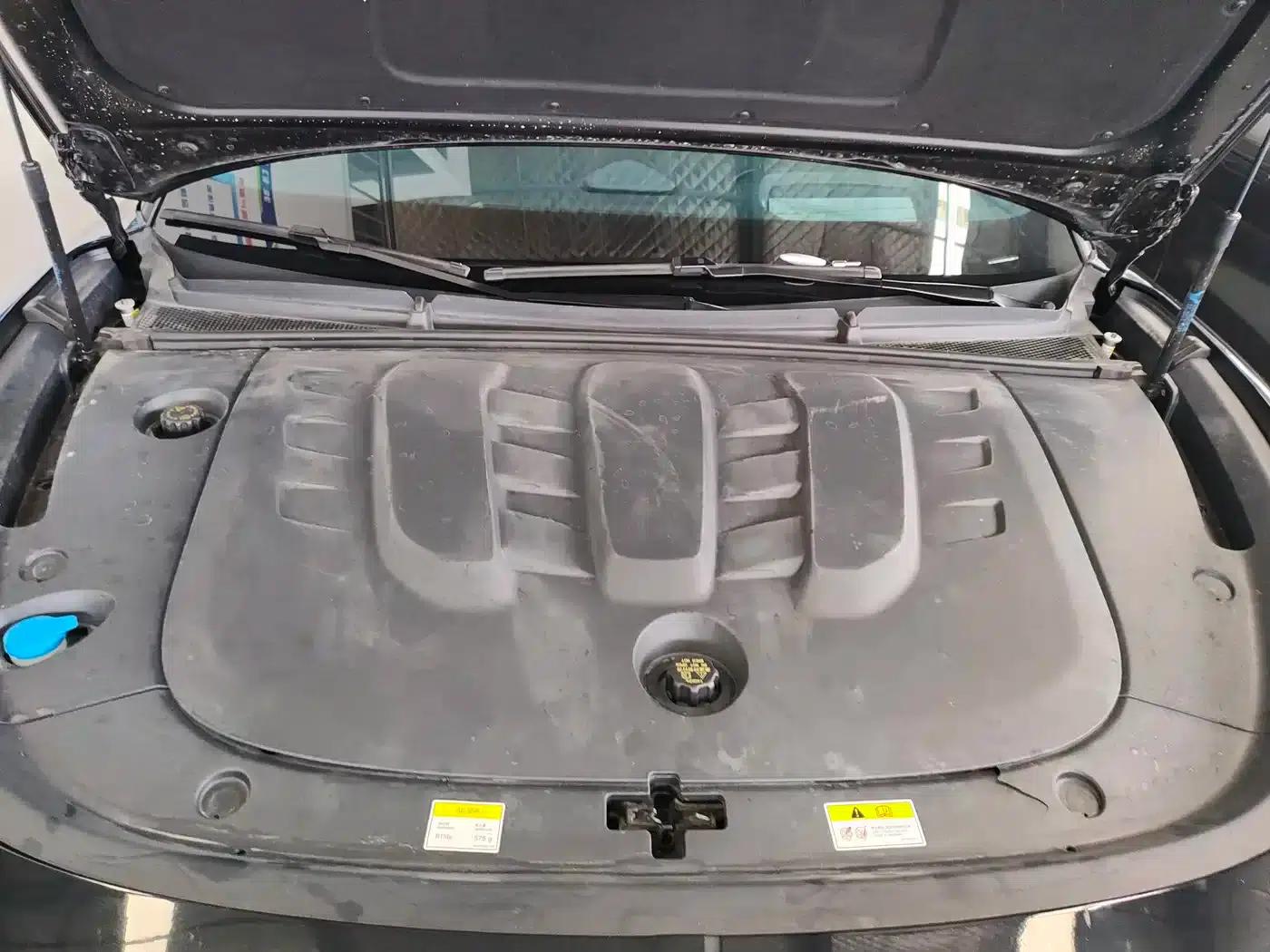 Voyah Chasing the Light 2024 PHEV AWD Long Range Flagship Edition — миниатюра 22