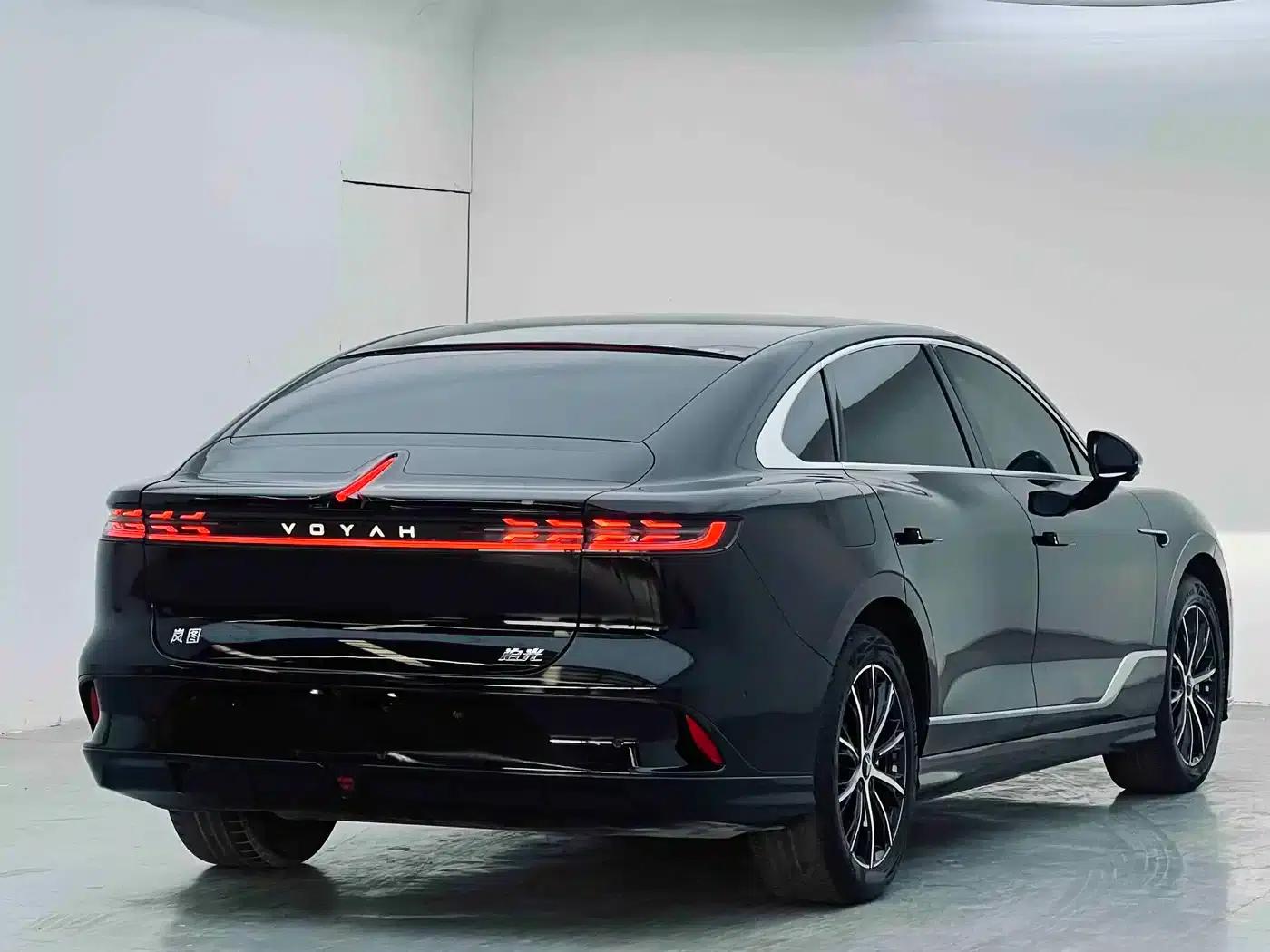 Voyah Chasing the Light 2024 PHEV AWD Long Range Flagship Edition — миниатюра 4