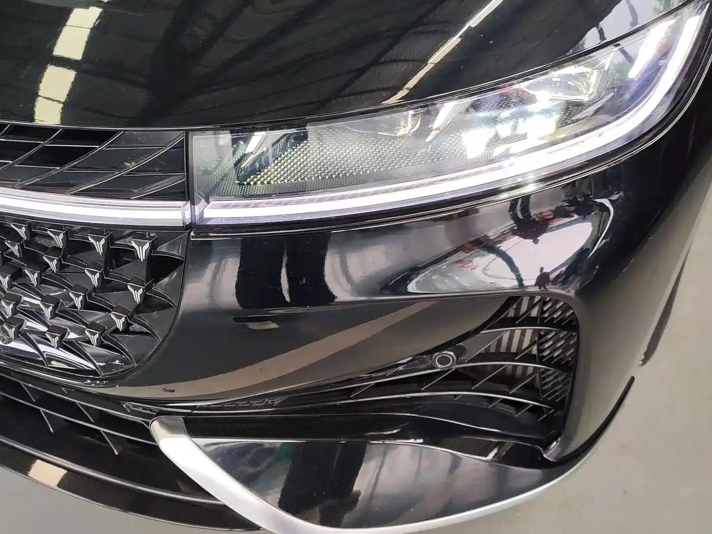 Voyah Chasing the Light 2024 PHEV AWD Long Range Flagship Edition — миниатюра 10