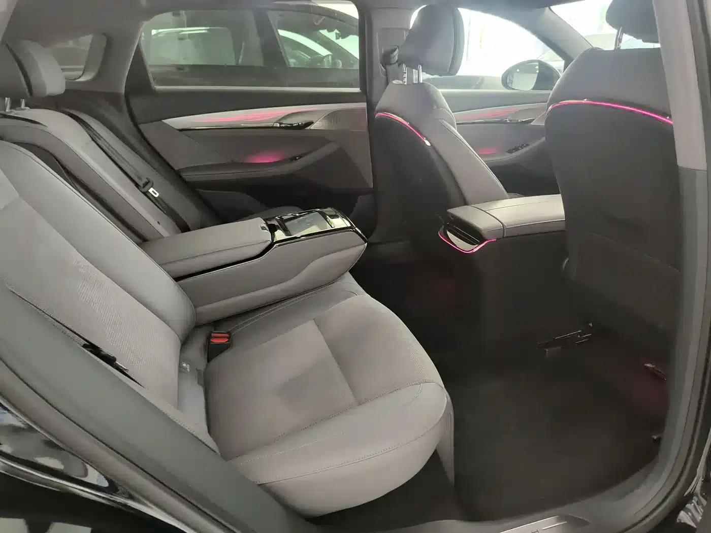 Voyah Chasing the Light 2024 PHEV AWD Long Range Flagship Edition — миниатюра 14
