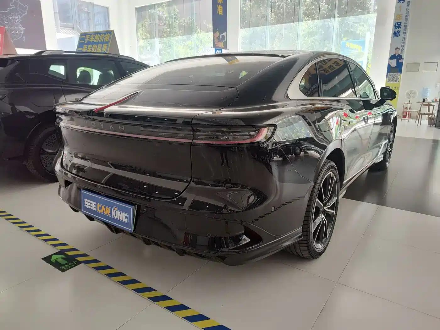 Voyah Chasing the Light 2024 PHEV AWD Long Range Flagship Edition — миниатюра 4