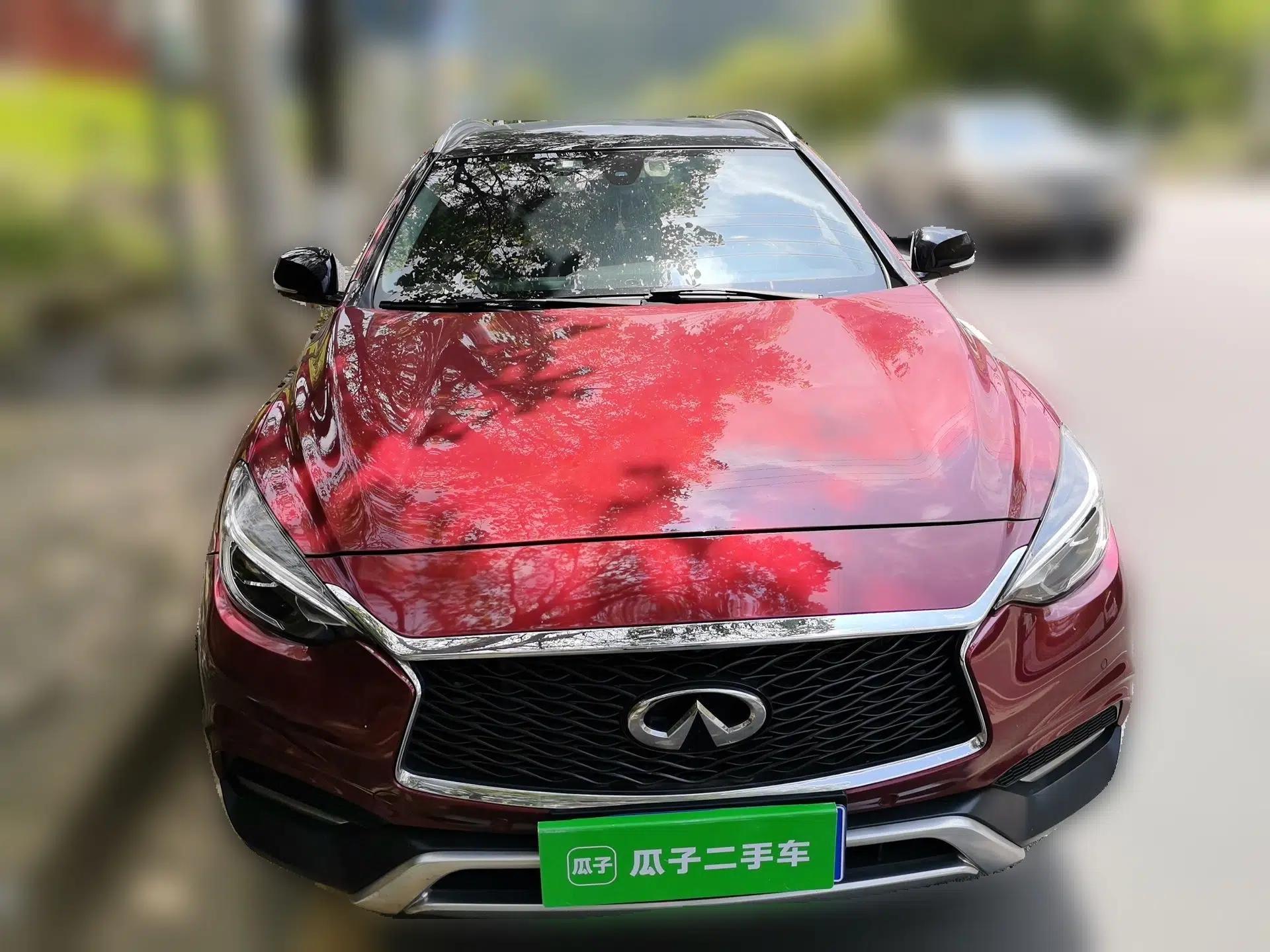 Infiniti QX30 2017 2.0T Four-Wheel Drive Sport Edition — миниатюра 2