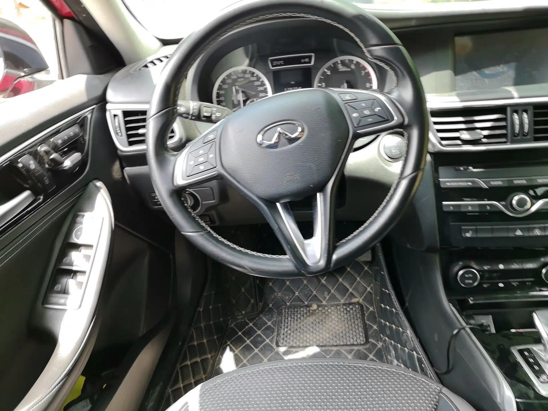 Infiniti QX30 2017 2.0T Four-Wheel Drive Sport Edition — миниатюра 11
