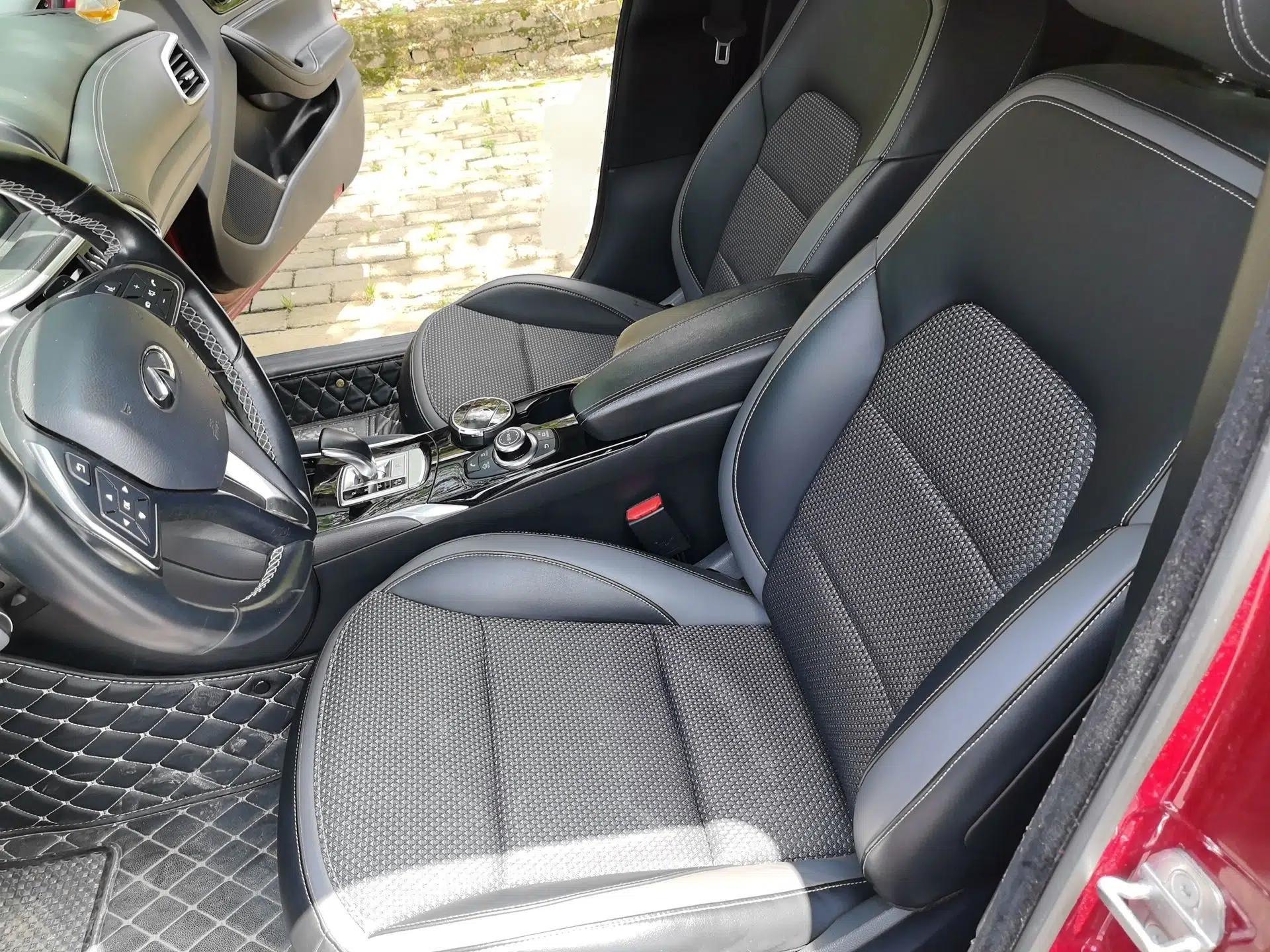 Infiniti QX30 2017 2.0T Four-Wheel Drive Sport Edition — миниатюра 16