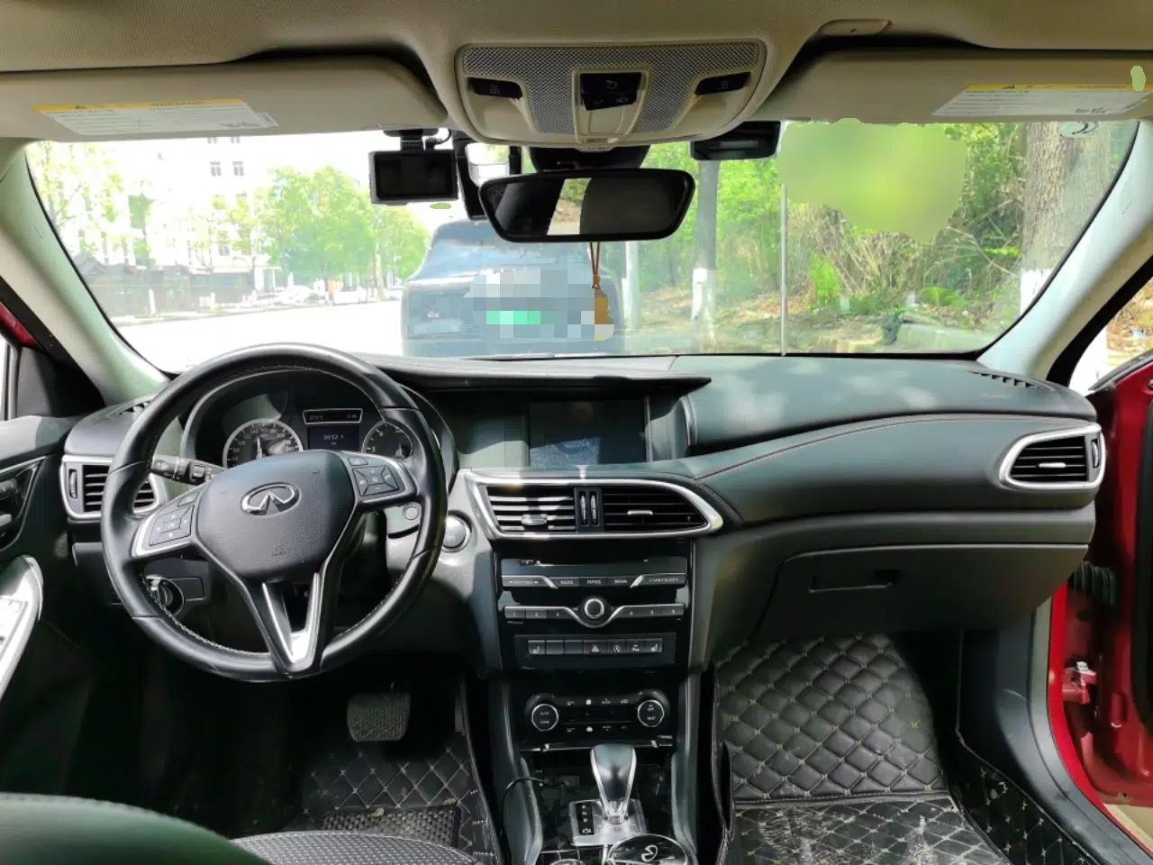 Infiniti QX30 2017 2.0T Four-Wheel Drive Sport Edition — миниатюра 10
