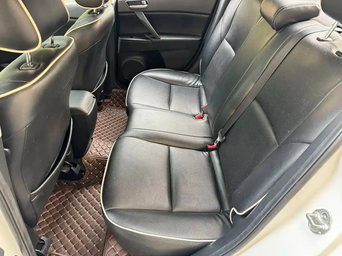 Mazda 3 Axela 2013 Sedan 1.6L Automatic Elite — миниатюра 11