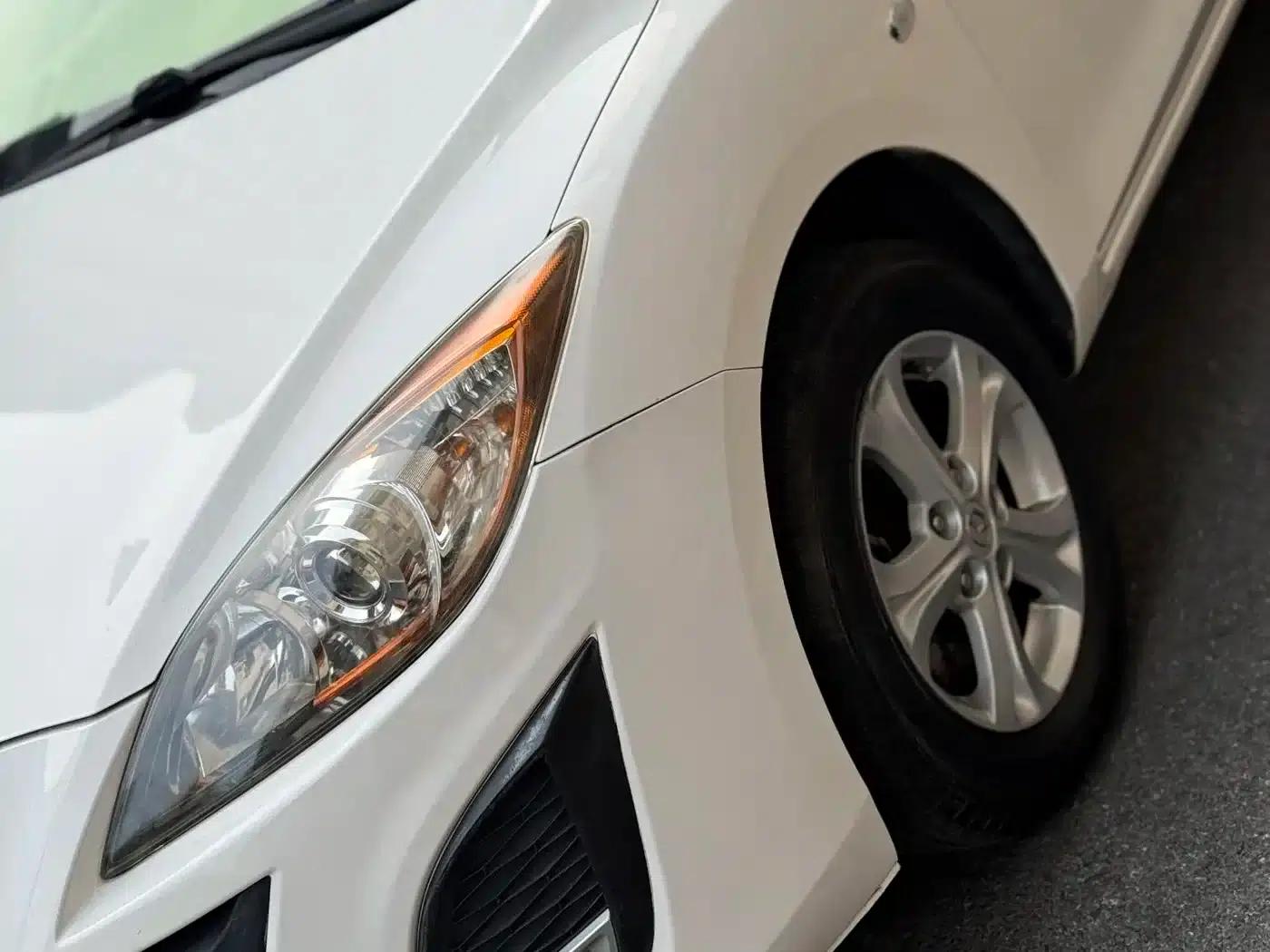 Mazda 3 Axela 2013 Sedan 1.6L Automatic Elite — миниатюра 4