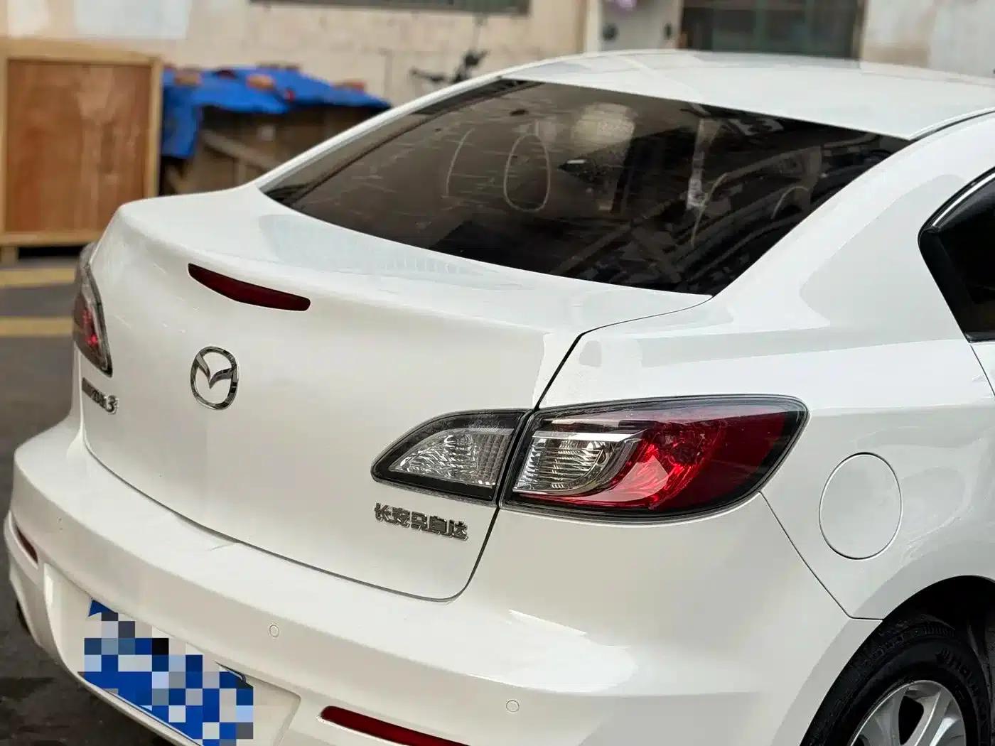 Mazda 3 Axela 2013 Sedan 1.6L Automatic Elite — миниатюра 5