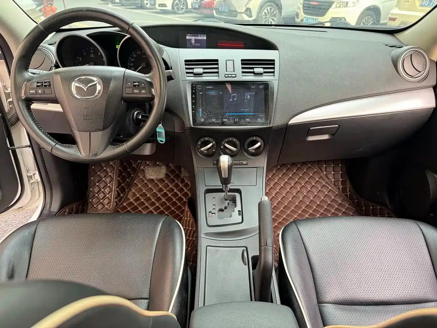 Mazda 3 Axela 2013 Sedan 1.6L Automatic Elite — миниатюра 7