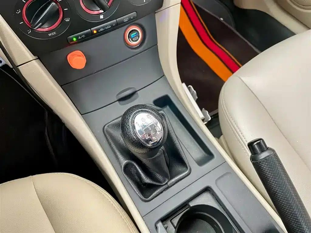 Mazda3 2010 1.6L Manual Classic Fashion Edition — миниатюра 11