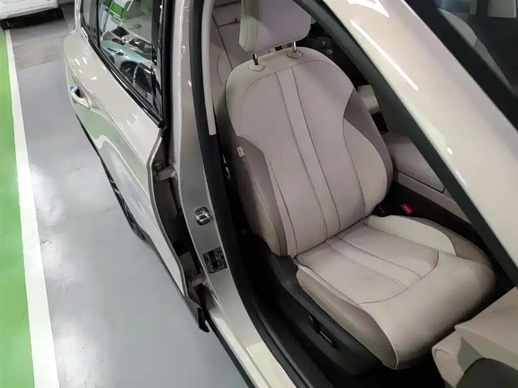 MG ES5 2025 525max Rear-Wheel Drive Intelligent Driving Edition — миниатюра 25