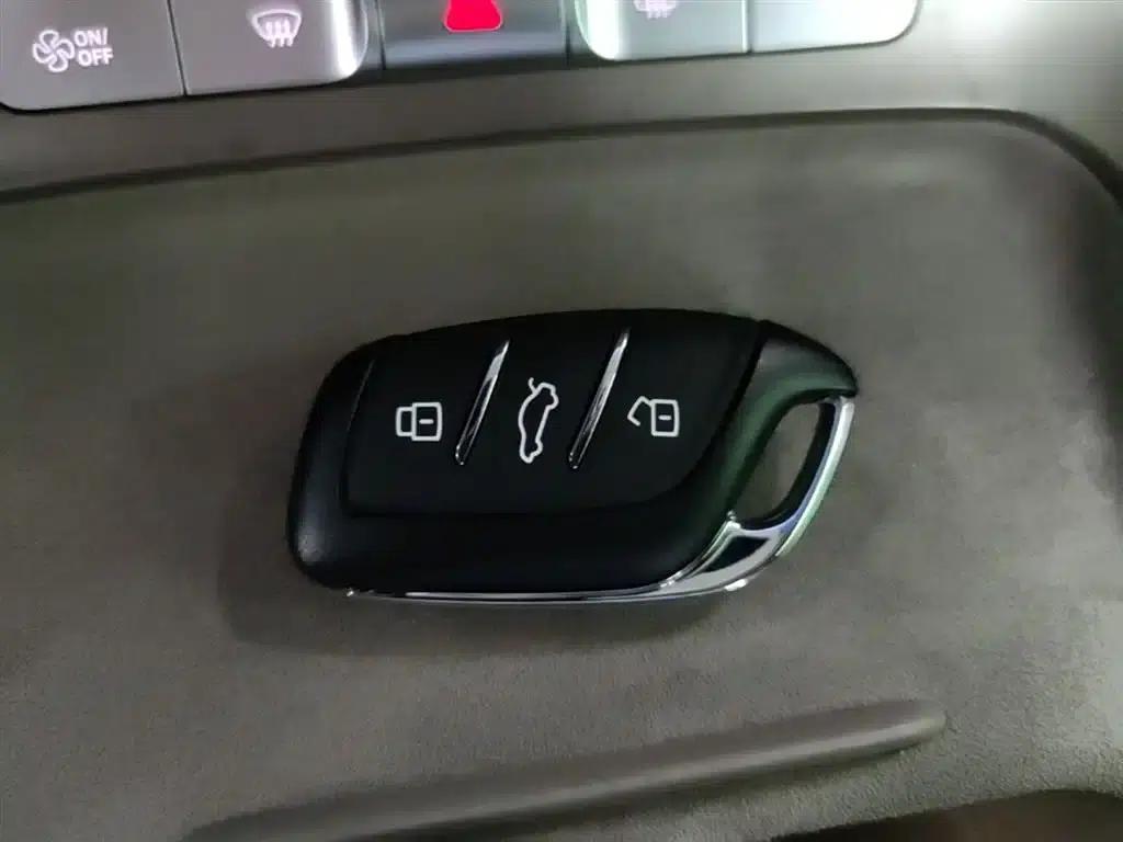 MG ES5 2025 525max Rear-Wheel Drive Intelligent Driving Edition — миниатюра 9