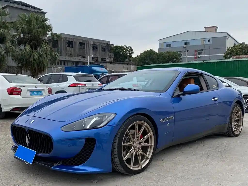 2013 GranTurismo 4.2L Standard Edition — миниатюра 1