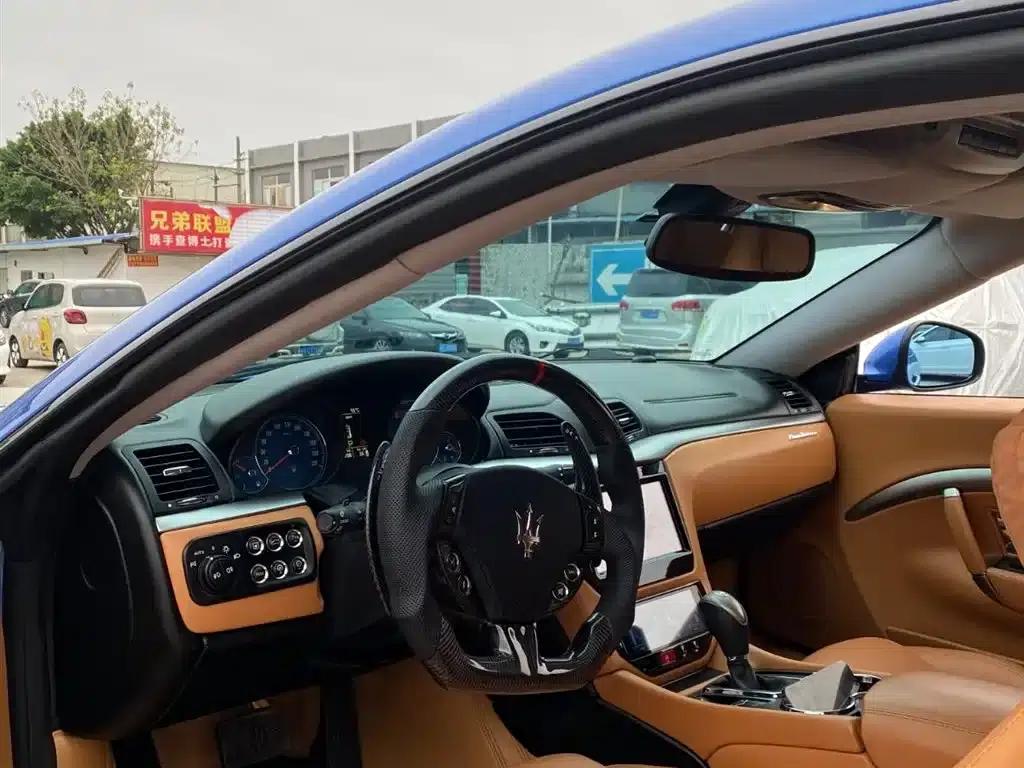 2013 GranTurismo 4.2L Standard Edition — миниатюра 4