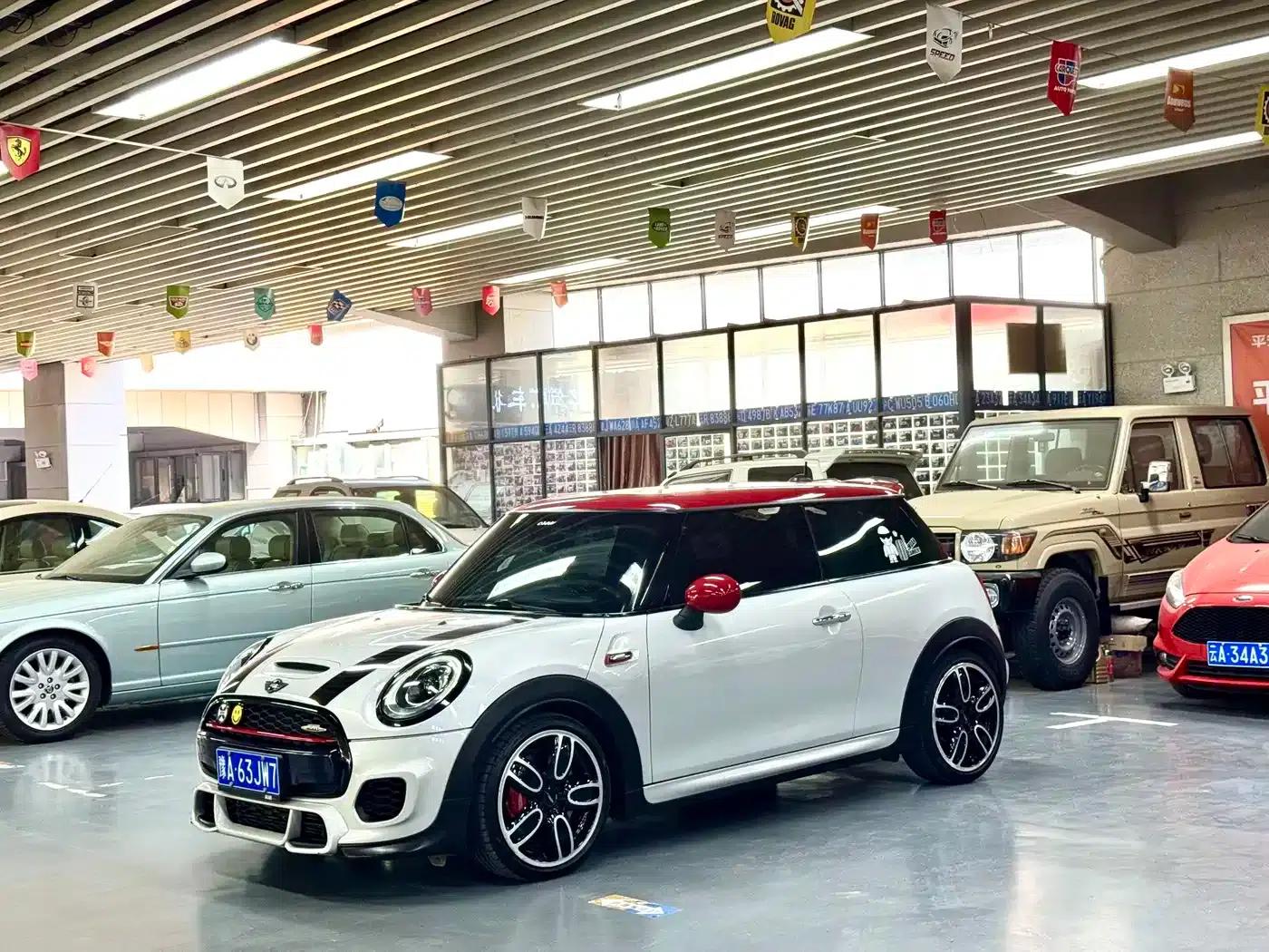 2016 MINI JCW 2.0T JOHN COOPER WORKS — миниатюра 1