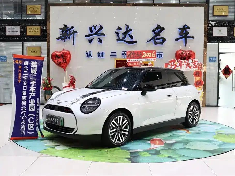 2025 Electric MINI Cooper (Facelift) - 466km/h - Classic Style — миниатюра 1