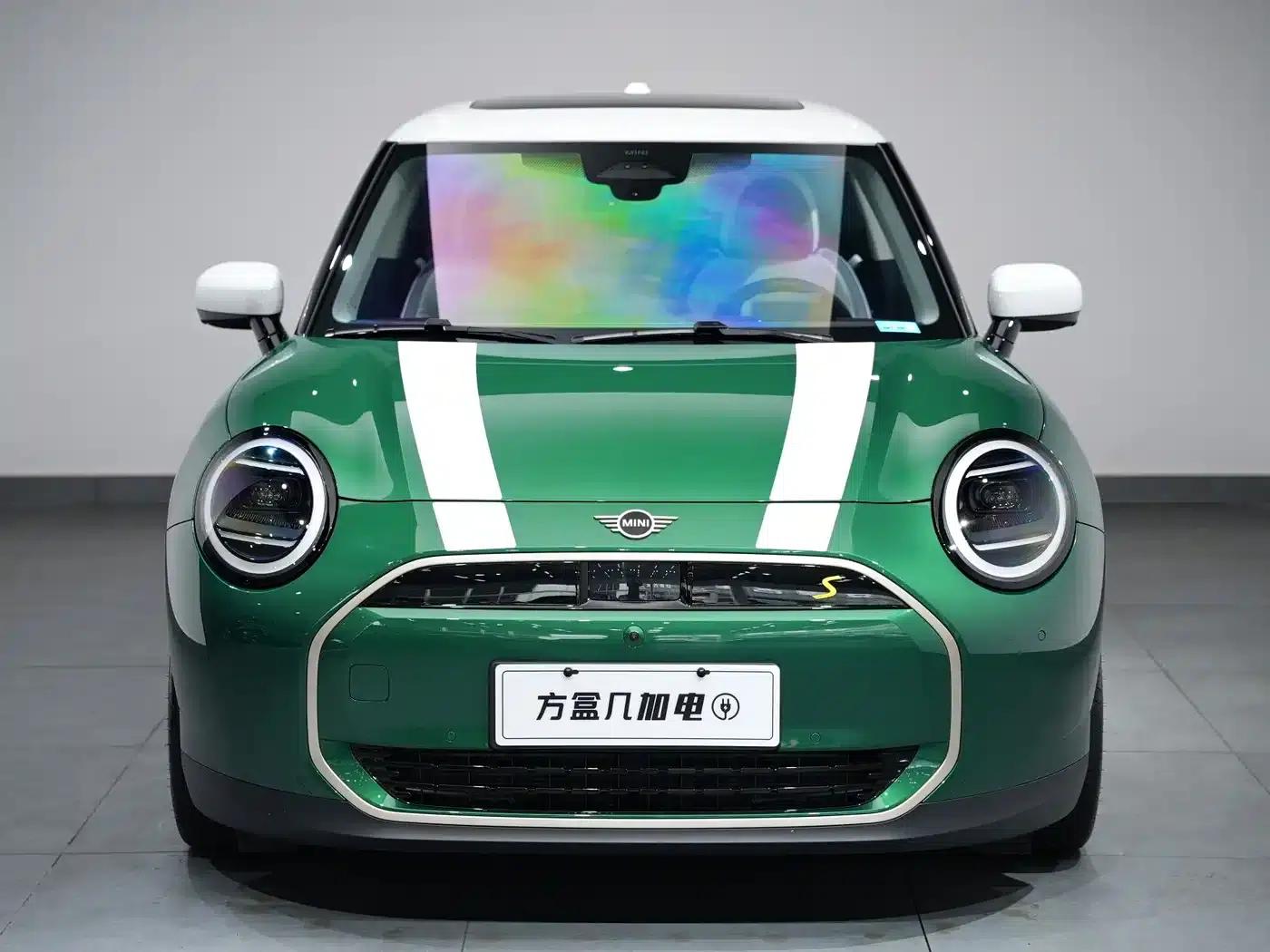 2025 Electric MINI Cooper, 463km/h, Cooper SE Artist — миниатюра 3