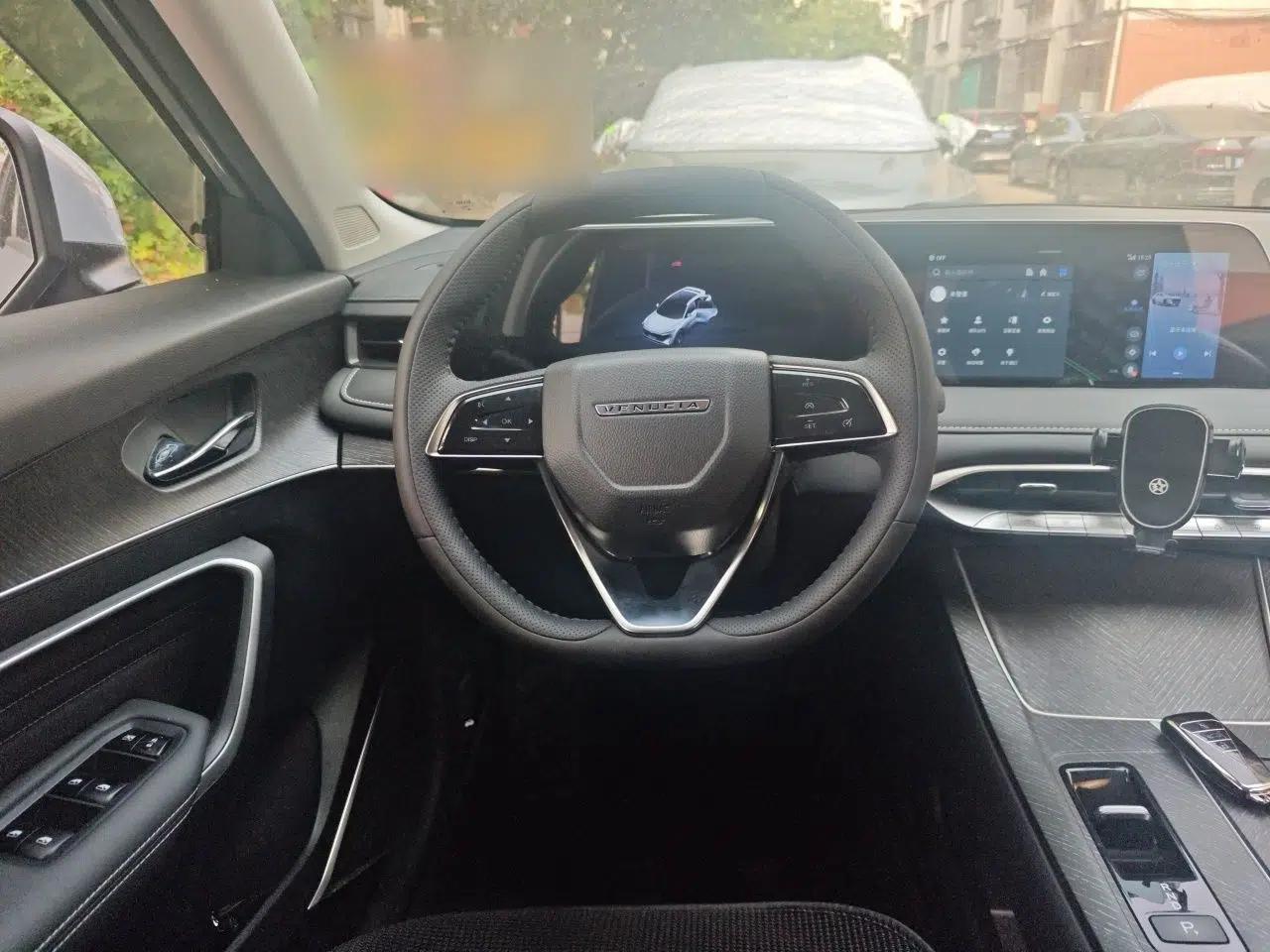 Venucia V DD-i 2023 110 km iE Version — миниатюра 11