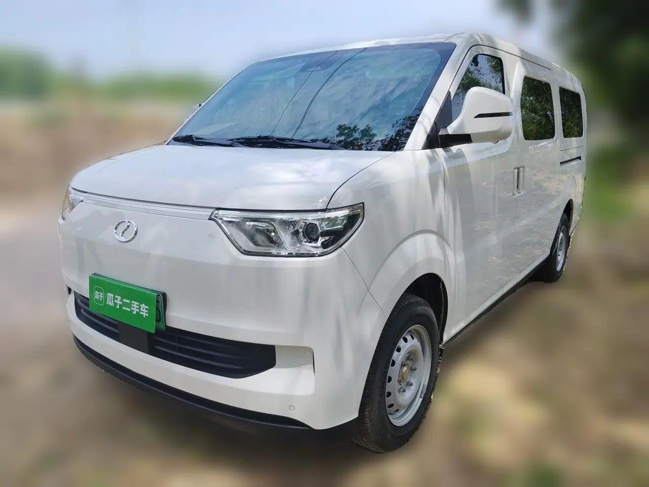 Ruichi EC75 2025 Model Passenger Vehicle Smart Driving Ultra-Charging Edition Superior II 50.1 kWh — миниатюра 1