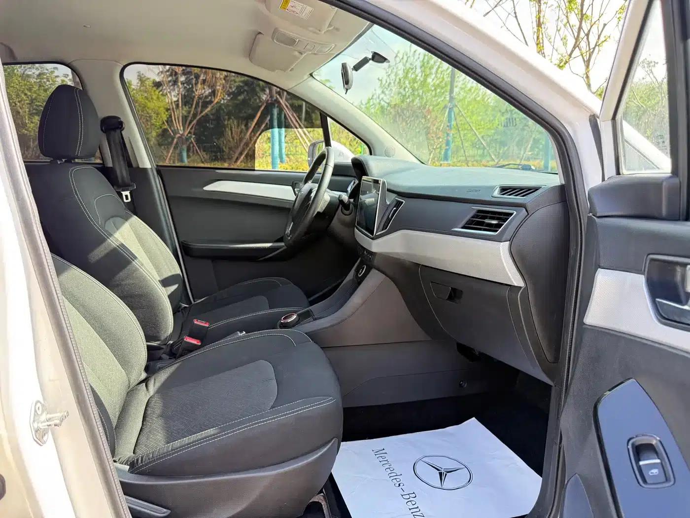 Nezha N01 2019 Model 380e — миниатюра 9
