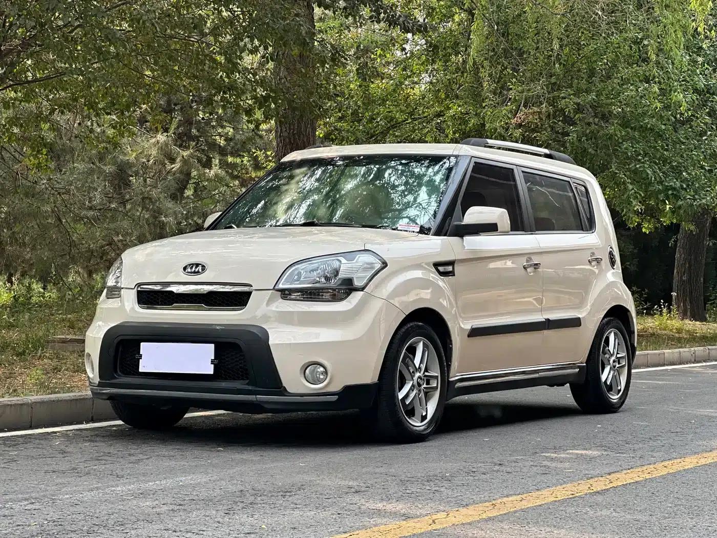 2012 Volkswagen Soul 1.6L AT GLS — миниатюра 1