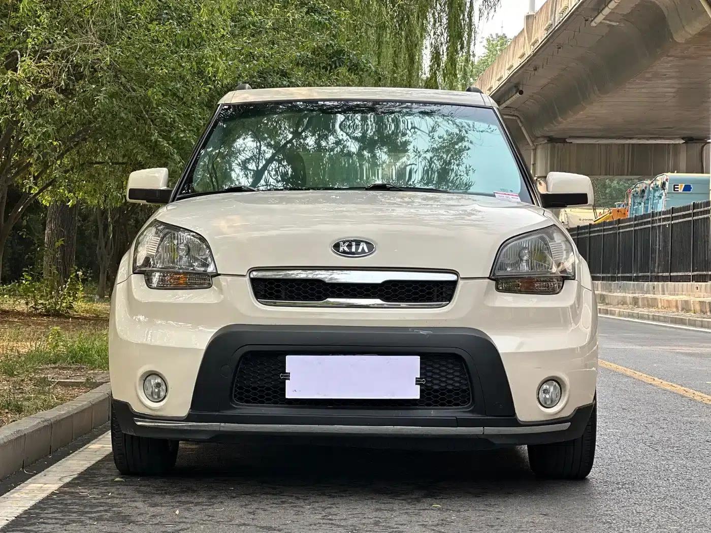 2012 Volkswagen Soul 1.6L AT GLS — миниатюра 2