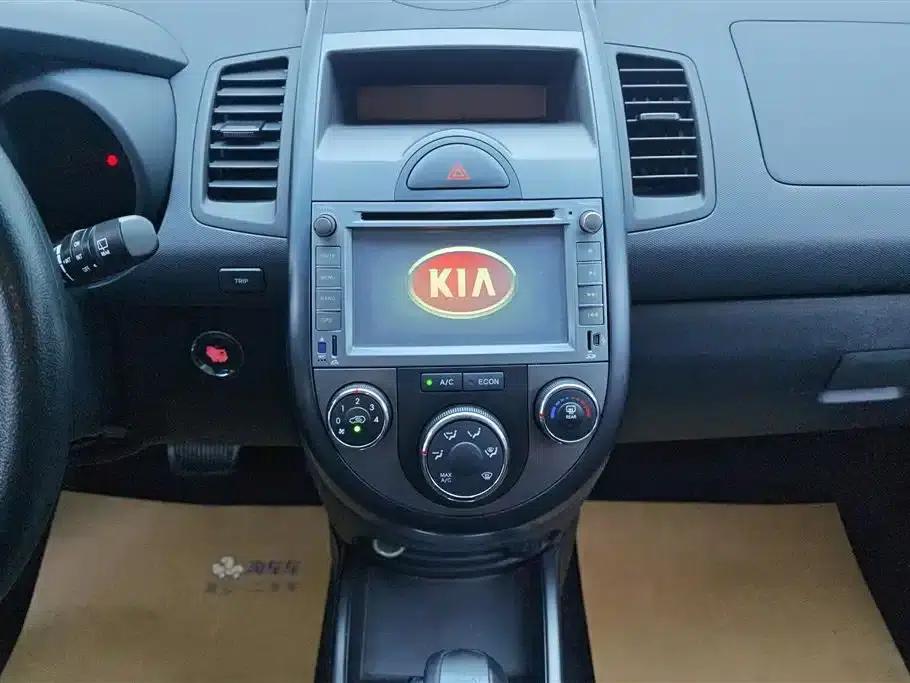 2013 Volkswagen Soul 1.6L AT GL — миниатюра 13