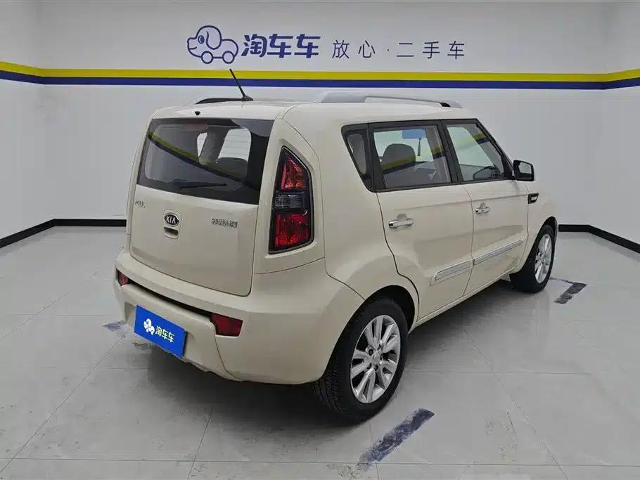 2013 Volkswagen Soul 1.6L AT GL — миниатюра 3