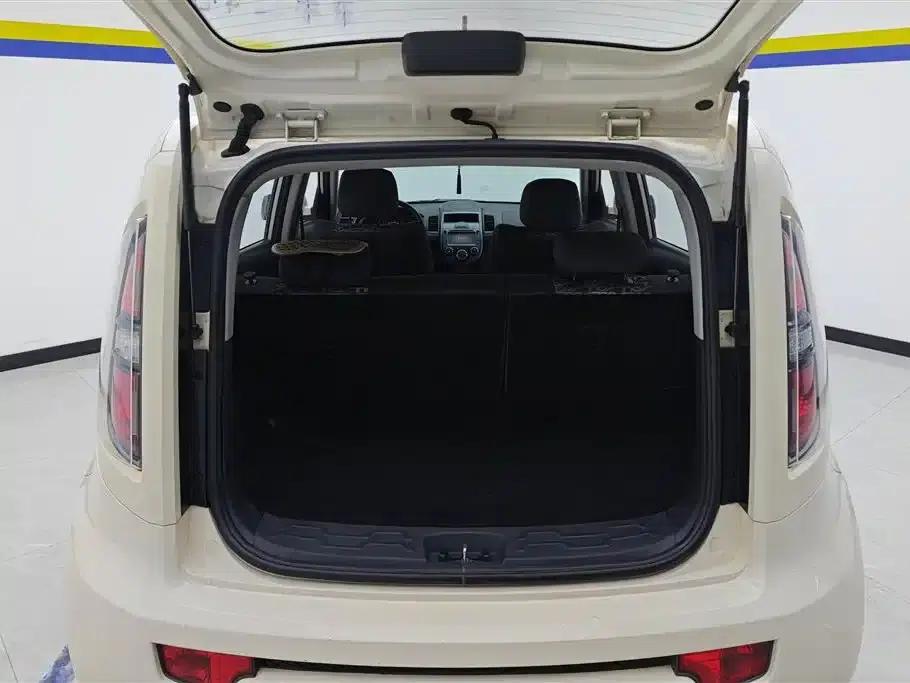 2013 Volkswagen Soul 1.6L AT GL — миниатюра 4