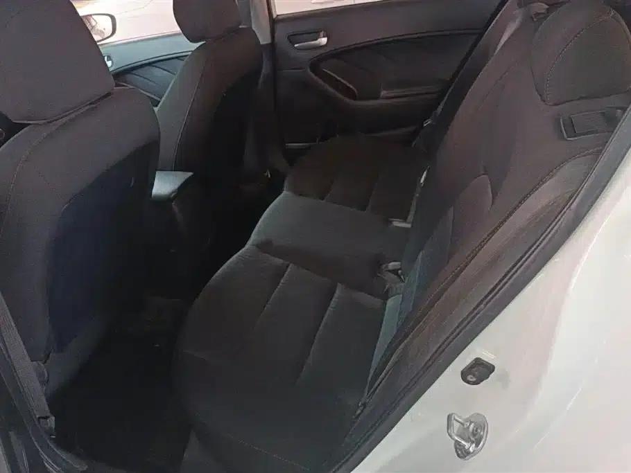 Kia K3S 2014 1.6L Manual GL — миниатюра 11