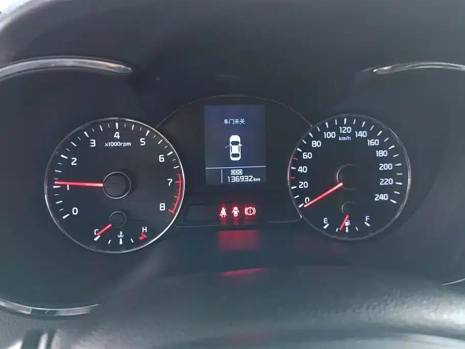 Kia K3S 2014 1.6L Manual GL — миниатюра 14