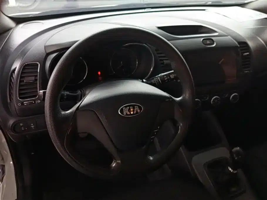 Kia K3S 2014 1.6L Manual GL — миниатюра 15