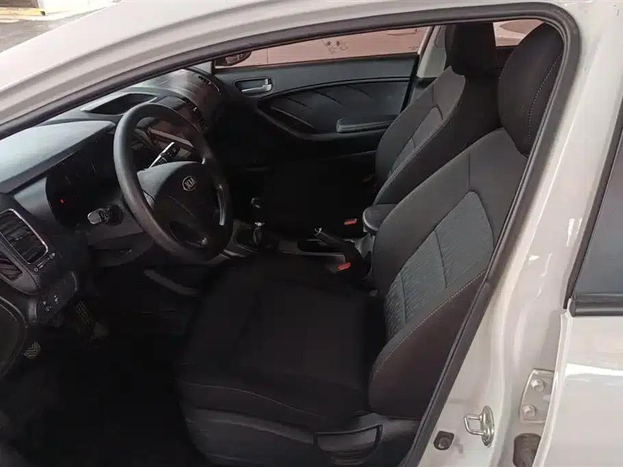 Kia K3S 2014 1.6L Manual GL — миниатюра 9