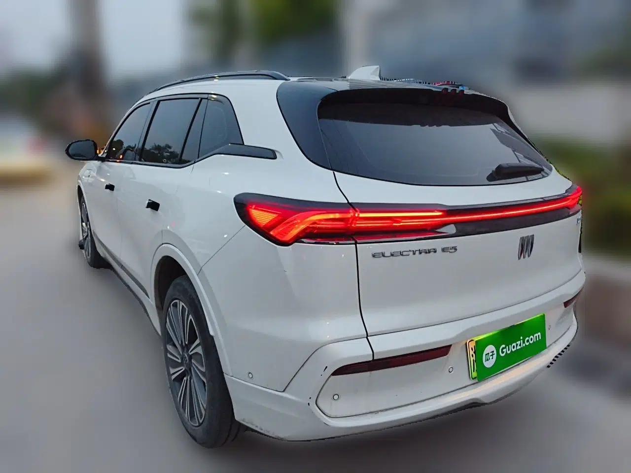 Buick E5 2023 Zhenxiang Standard Range Edition — миниатюра 4