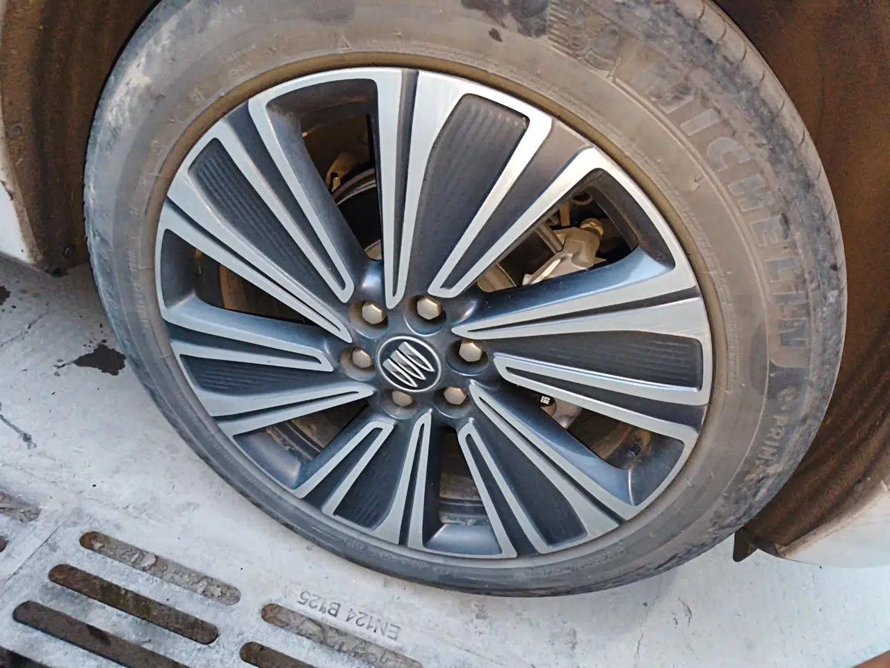 Buick E5 2023 Zhenxiang Standard Range Edition — миниатюра 8