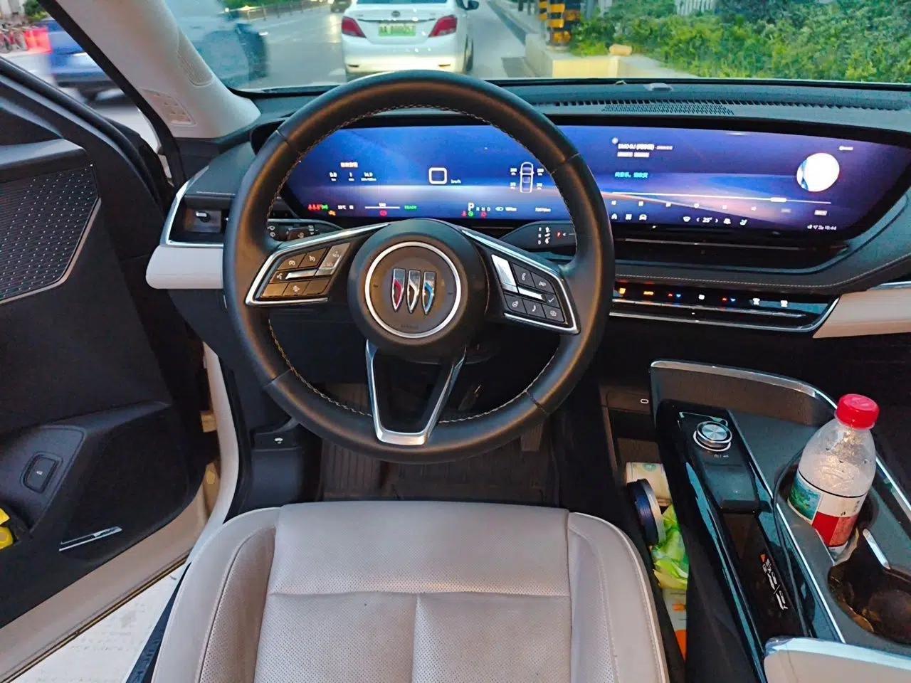 Buick E5 2023 Zhenxiang Standard Range Edition — миниатюра 9