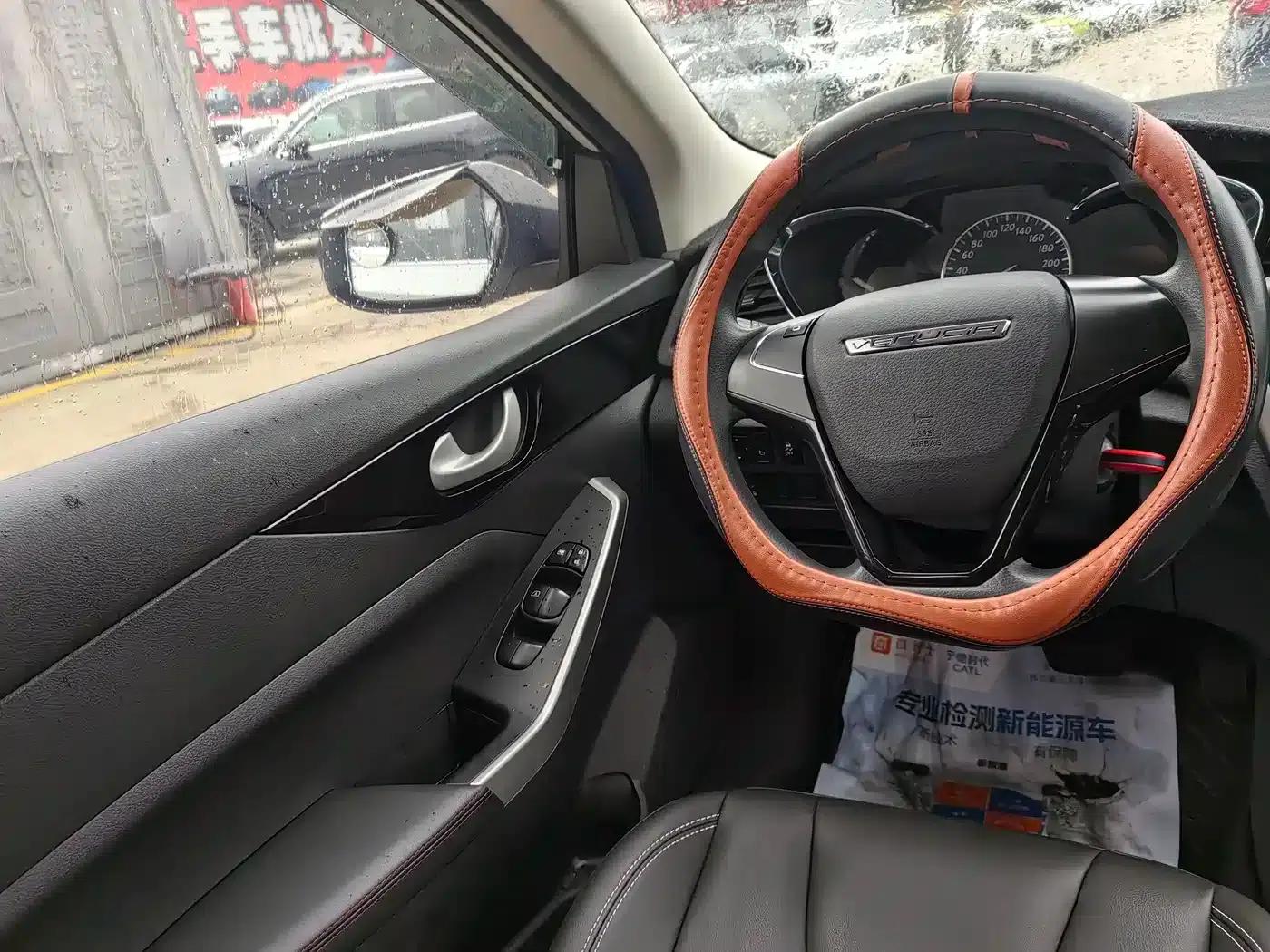 Venucia D60 2021 PLUS 1.6L XL CVT Elite Edition — миниатюра 10
