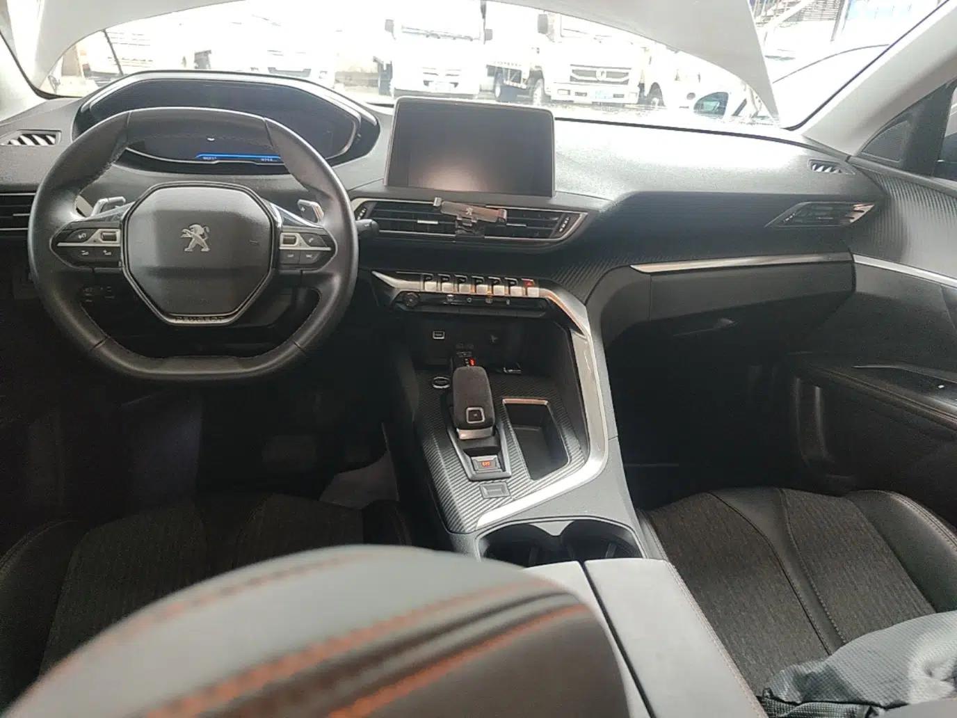 Peugeot 5008 2017 380THP 5-Seater Elite Edition — миниатюра 13