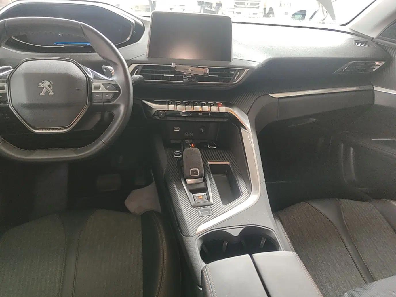 Peugeot 5008 2017 380THP 5-Seater Elite Edition — миниатюра 16