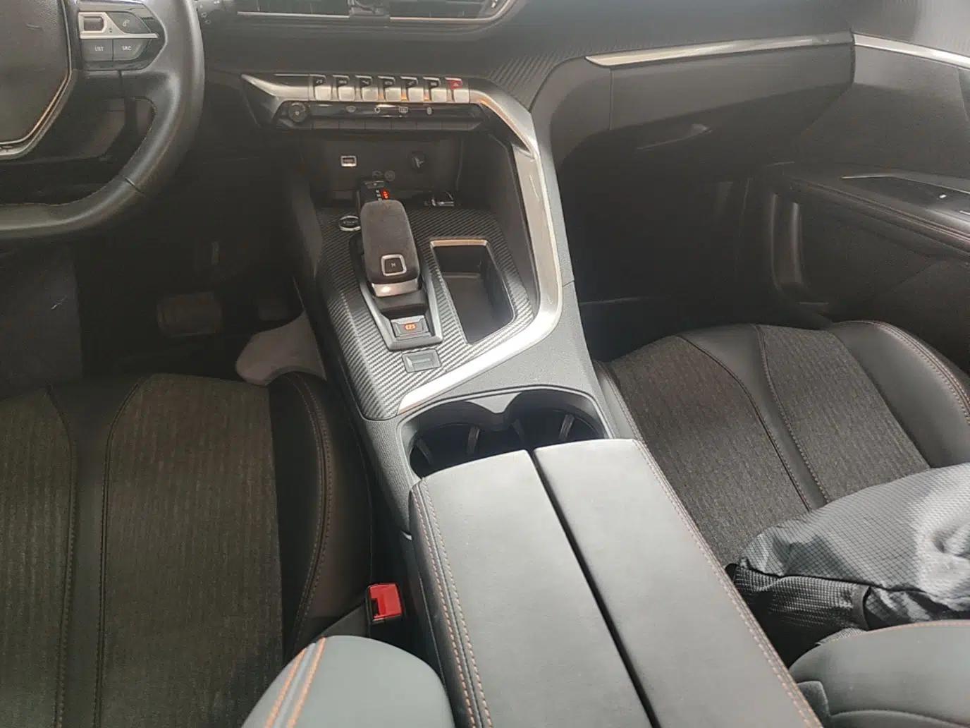 Peugeot 5008 2017 380THP 5-Seater Elite Edition — миниатюра 17