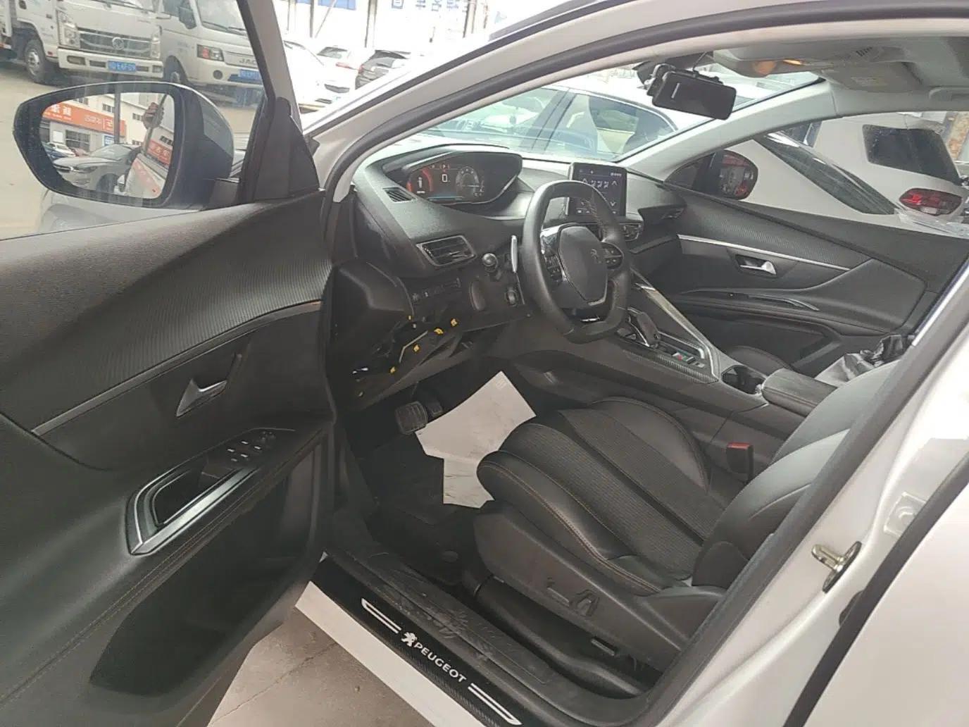 Peugeot 5008 2017 380THP 5-Seater Elite Edition — миниатюра 19